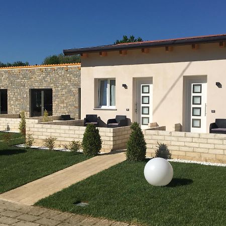 Home Holiday "Da Mamma" Alba  Bagian luar foto