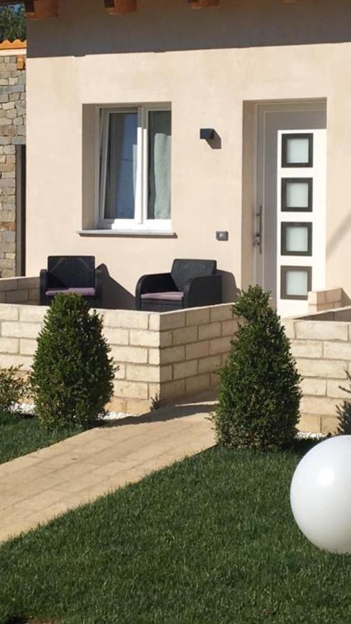 Home Holiday "Da Mamma" Alba  Bagian luar foto