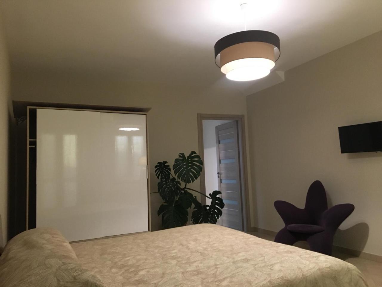Home Holiday "Da Mamma" Alba  Bagian luar foto