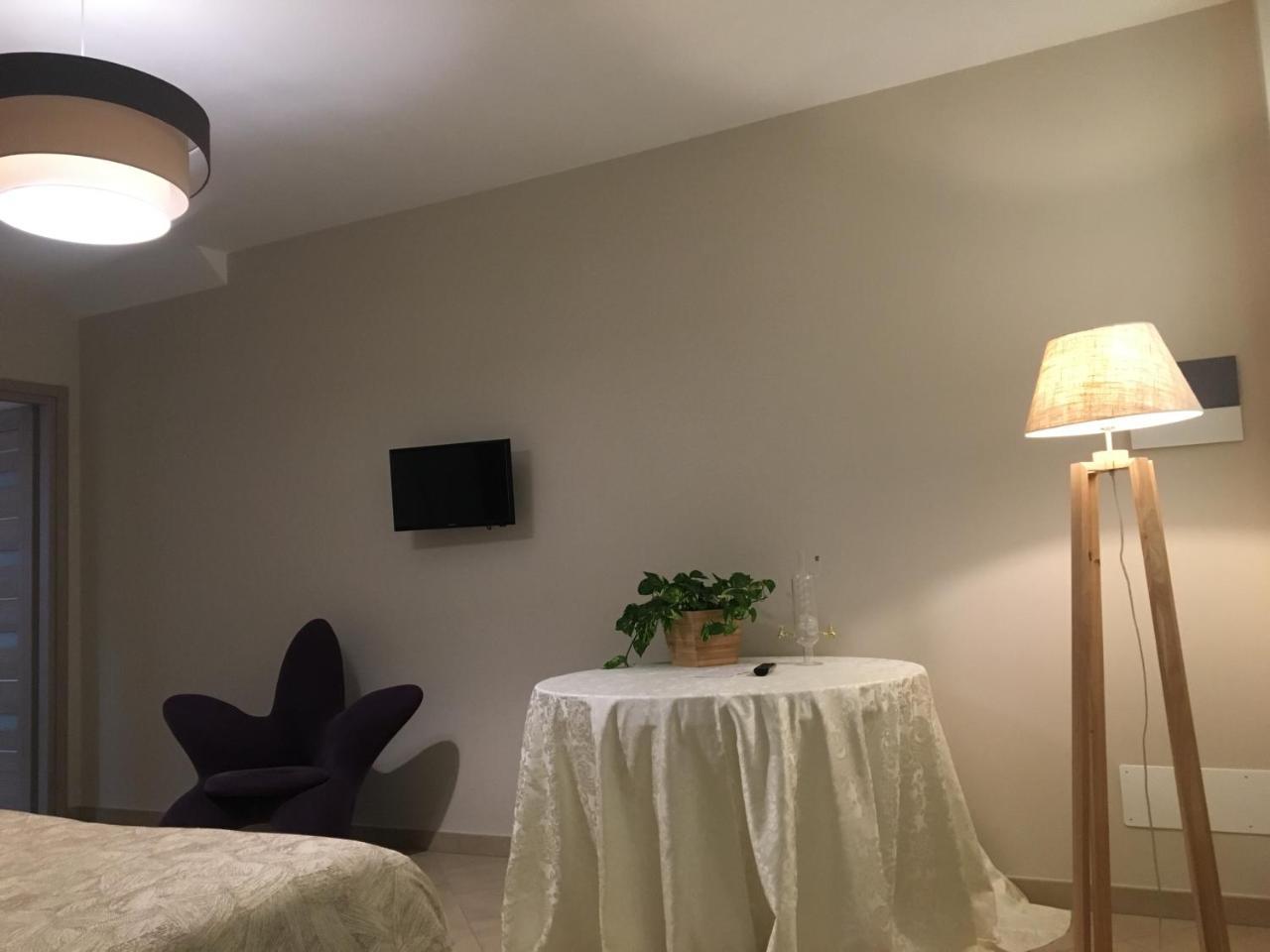 Home Holiday "Da Mamma" Alba  Bagian luar foto