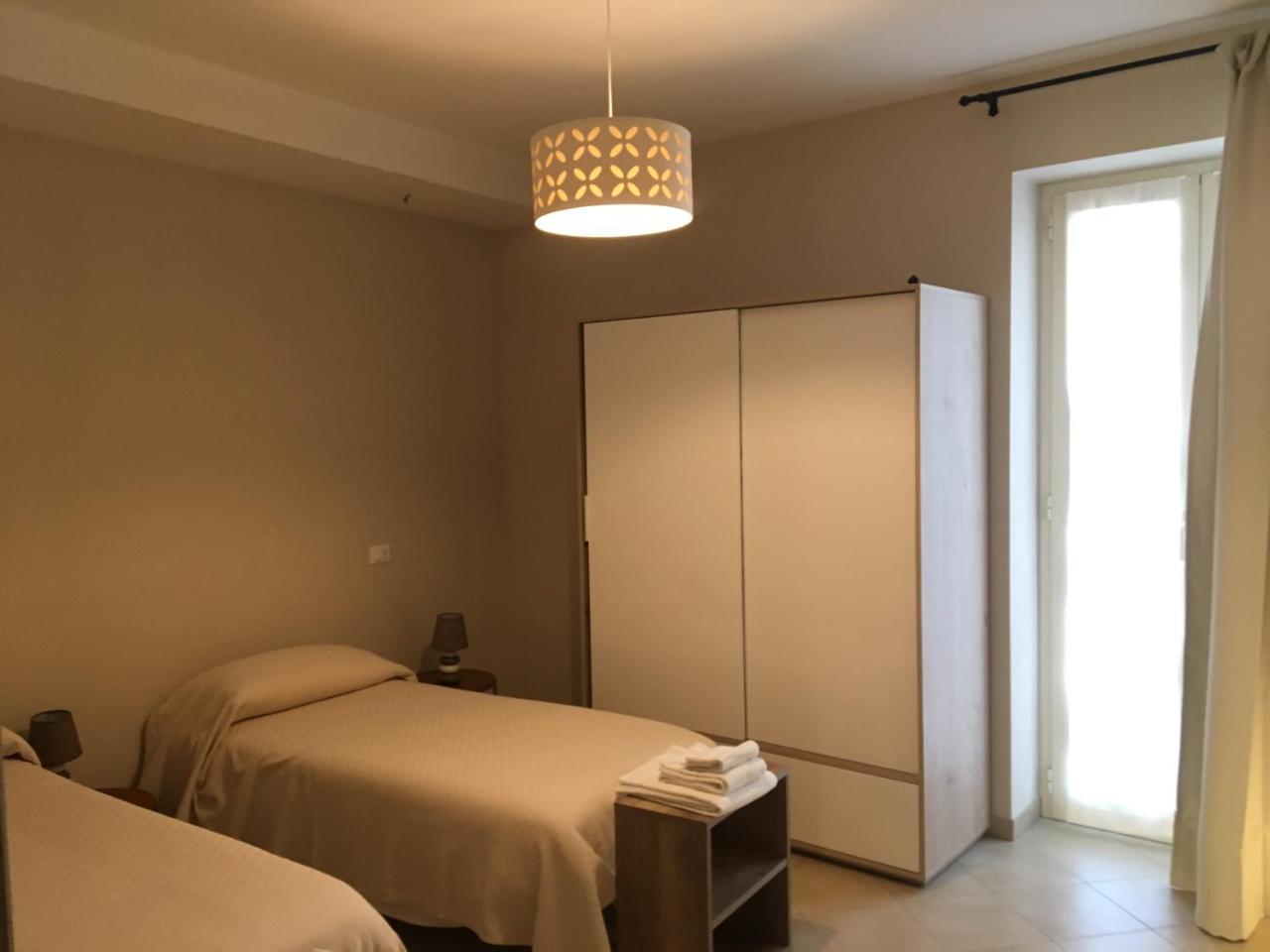 Home Holiday "Da Mamma" Alba  Bagian luar foto